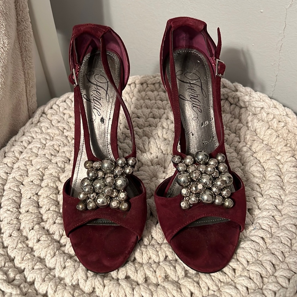 Open toe Fergie plum heels